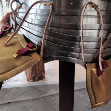 Schoß, angehoben Demonstration der Felxibilität